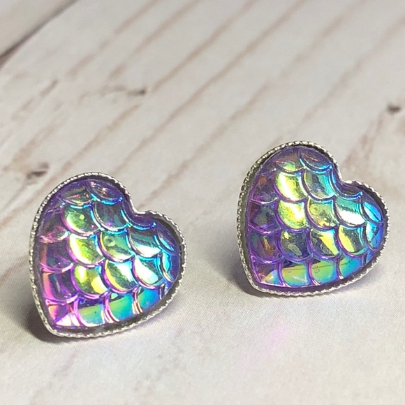 Purple Mermaid Scale Silver Heart Stud Earrings! - Picture 4 of 14